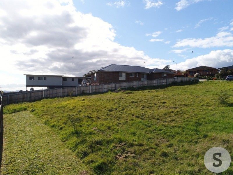 1 Regnans Close, St Leonards TAS 7250