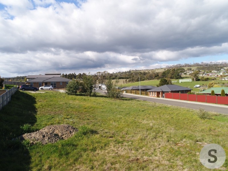 1 Regnans Close, St Leonards TAS 7250