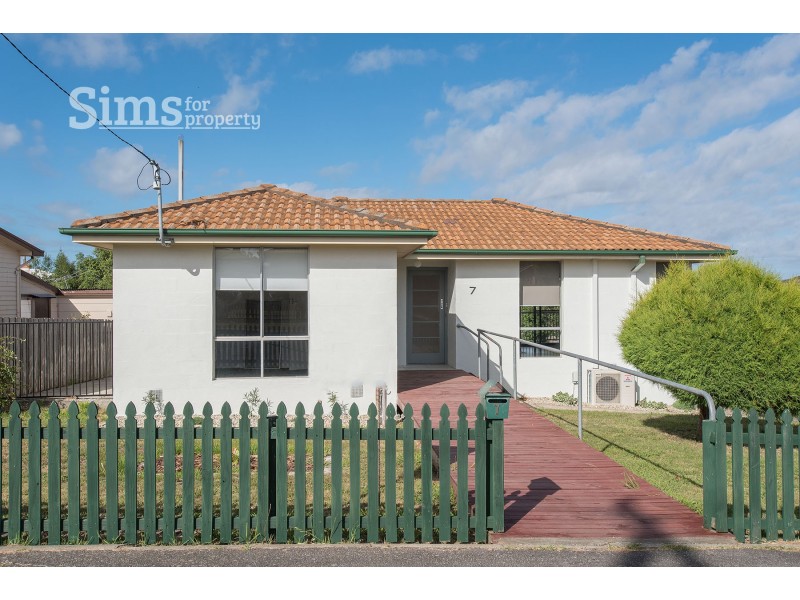 7 Wallace Street, Newnham TAS 7248