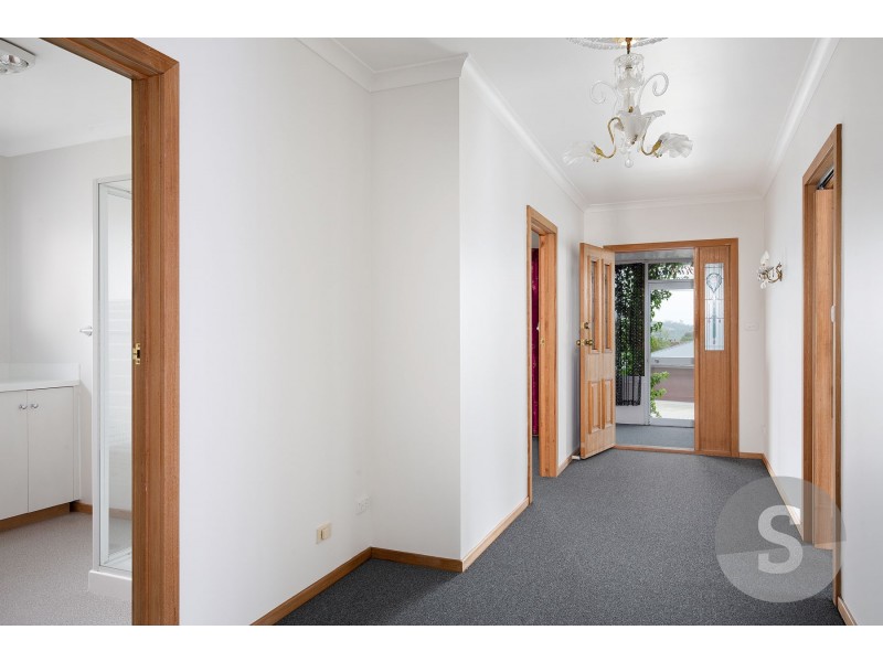 8 Summer Rise, Summerhill TAS 7250