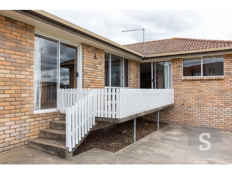 4 Commodore Drive, Newnham TAS 7248