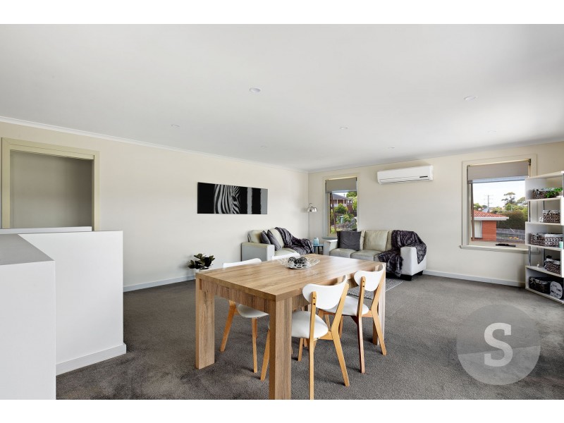 17 Dafnis Drive, Newnham TAS 7248