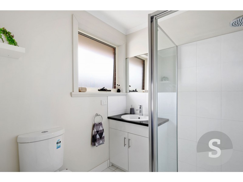 17 Dafnis Drive, Newnham TAS 7248