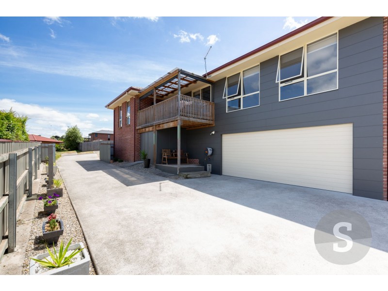 17 Dafnis Drive, Newnham TAS 7248