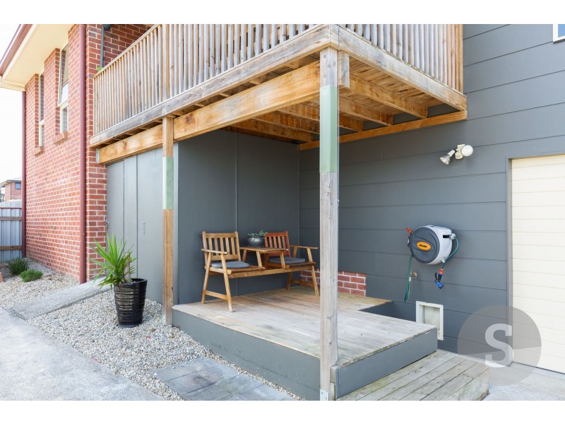 17 Dafnis Drive, Newnham TAS 7248