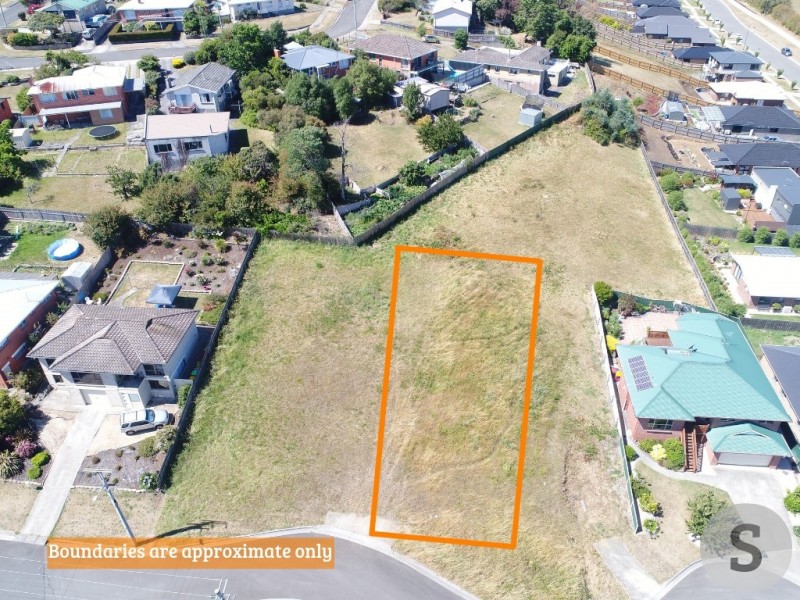 8 Meadowbank Road, Newnham TAS 7248