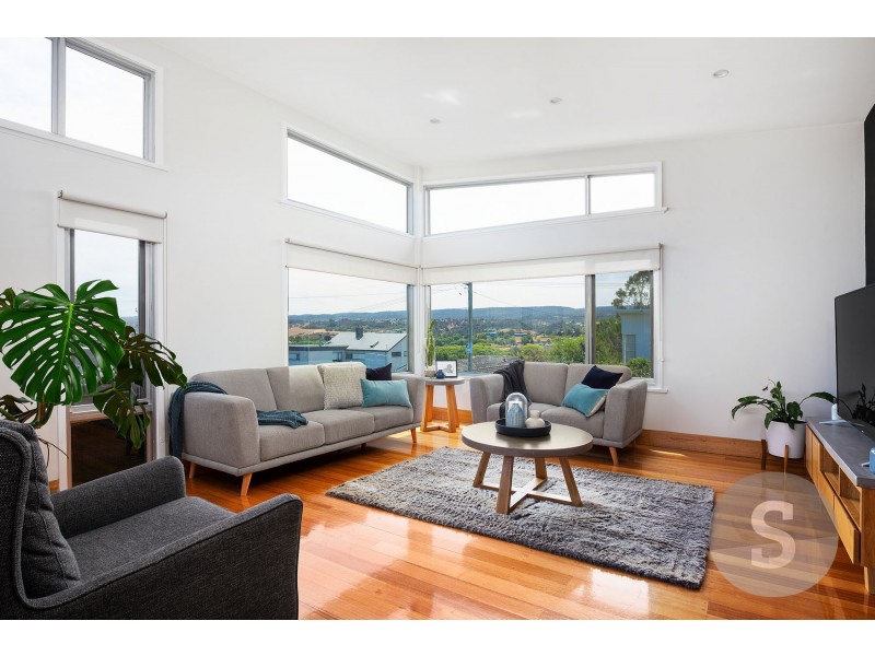 11 Riverdale Grove, Newstead TAS 7250