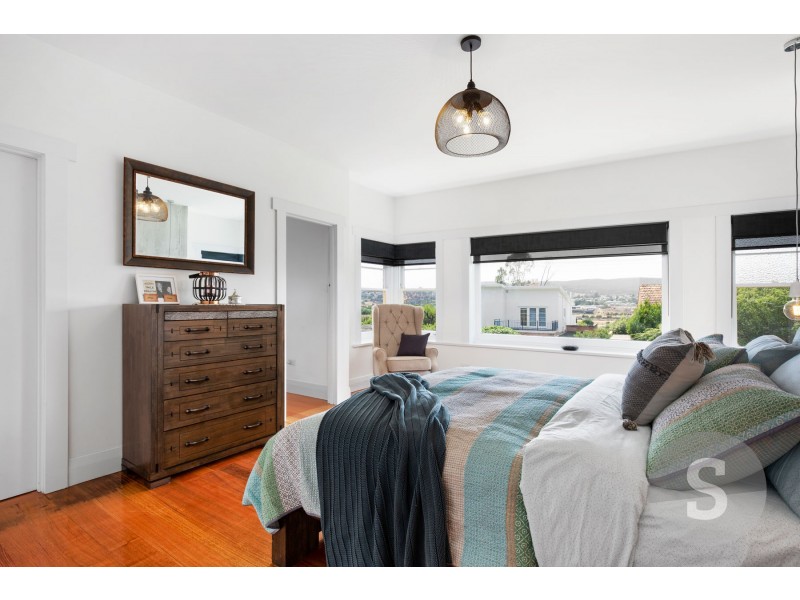 11 Riverdale Grove, Newstead TAS 7250