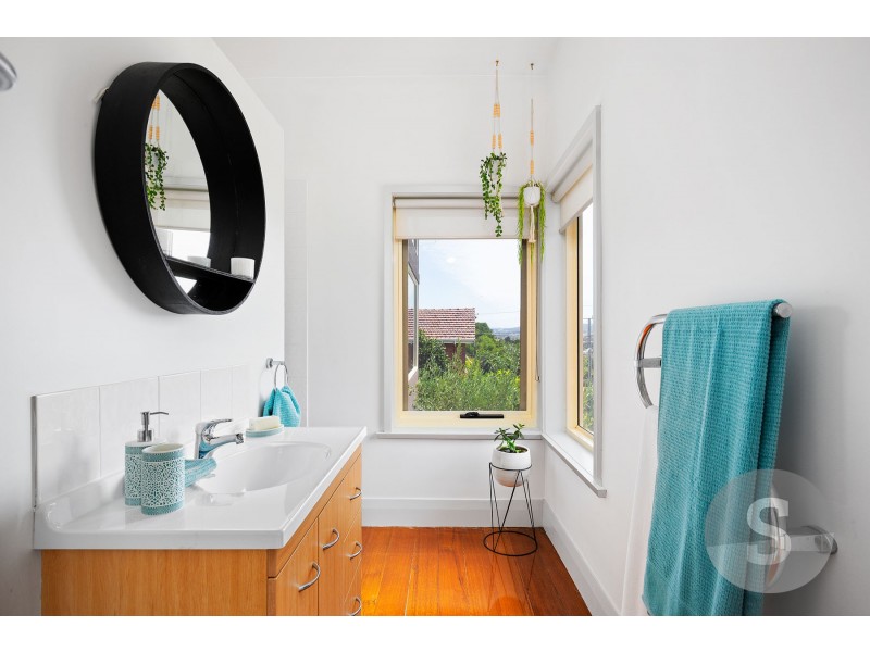 11 Riverdale Grove, Newstead TAS 7250