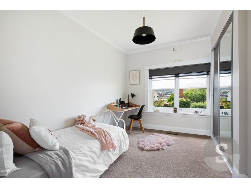 11 Riverdale Grove, Newstead TAS 7250