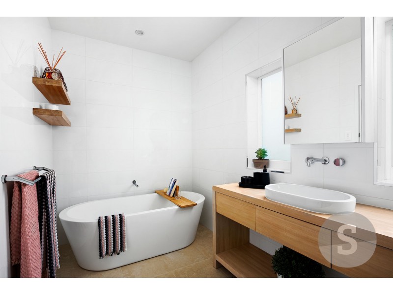 11 Riverdale Grove, Newstead TAS 7250