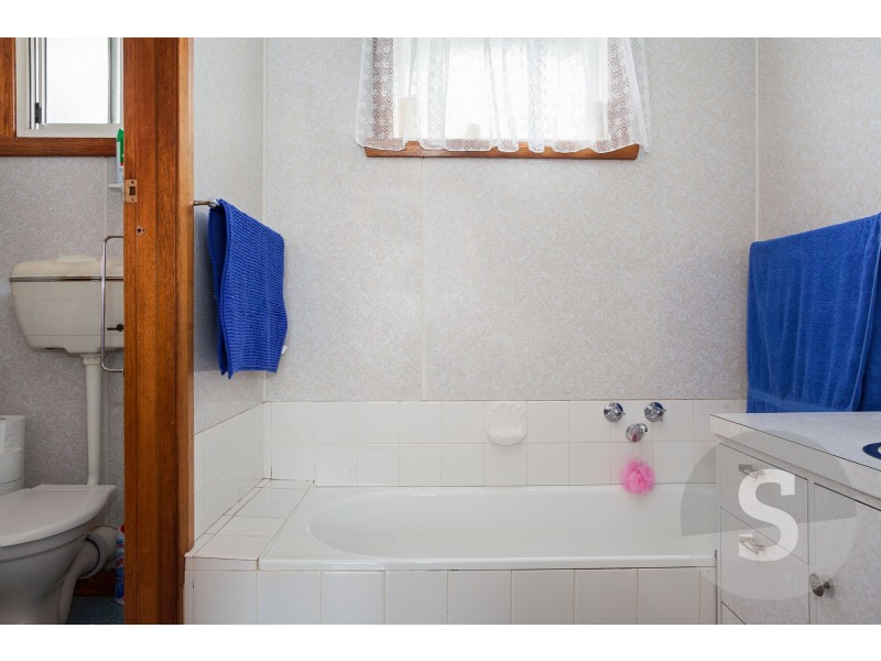 1 Tompsons Lane, Newnham TAS 7248