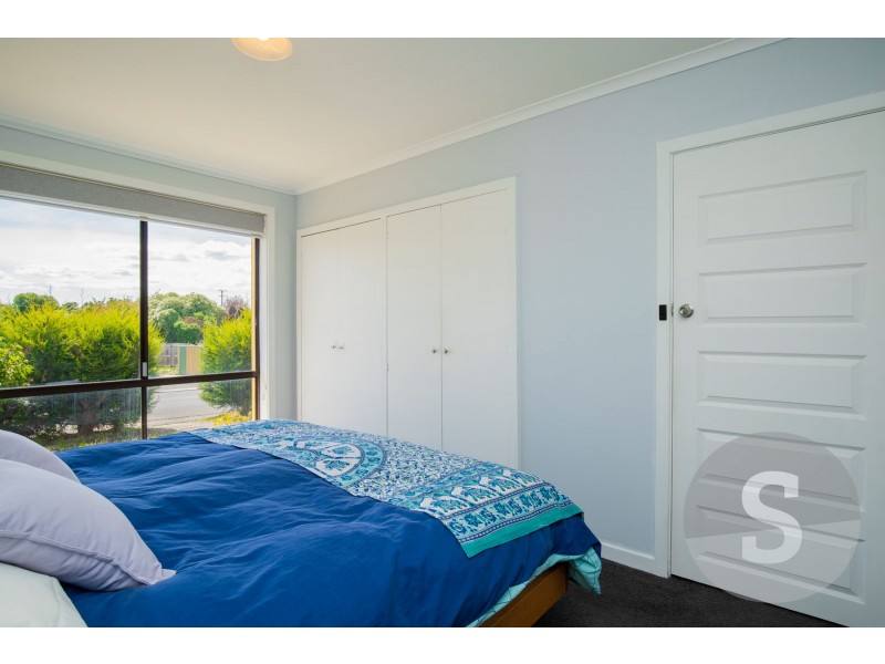 6 Mallard Place, Newnham TAS 7248
