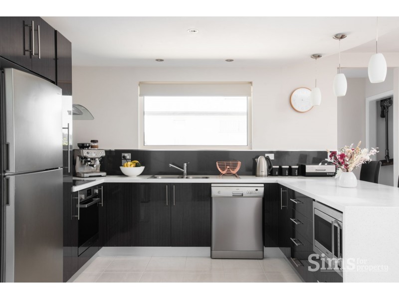 16 Highgate, Youngtown TAS 7249