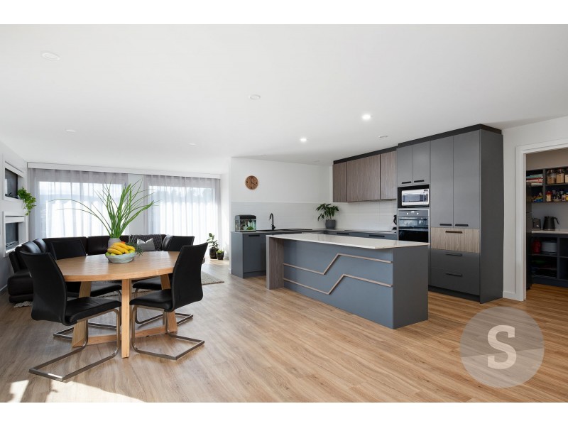 12 Aram Place, Newstead TAS 7250