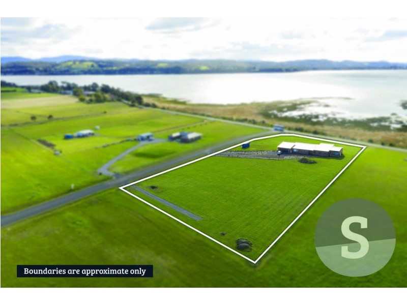 100 Sanwae Drive, Swan Bay TAS 7252