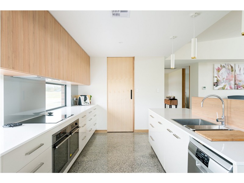 100 Sanwae Drive, Swan Bay TAS 7252