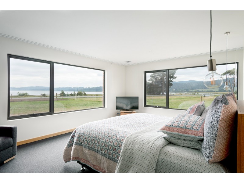 100 Sanwae Drive, Swan Bay TAS 7252