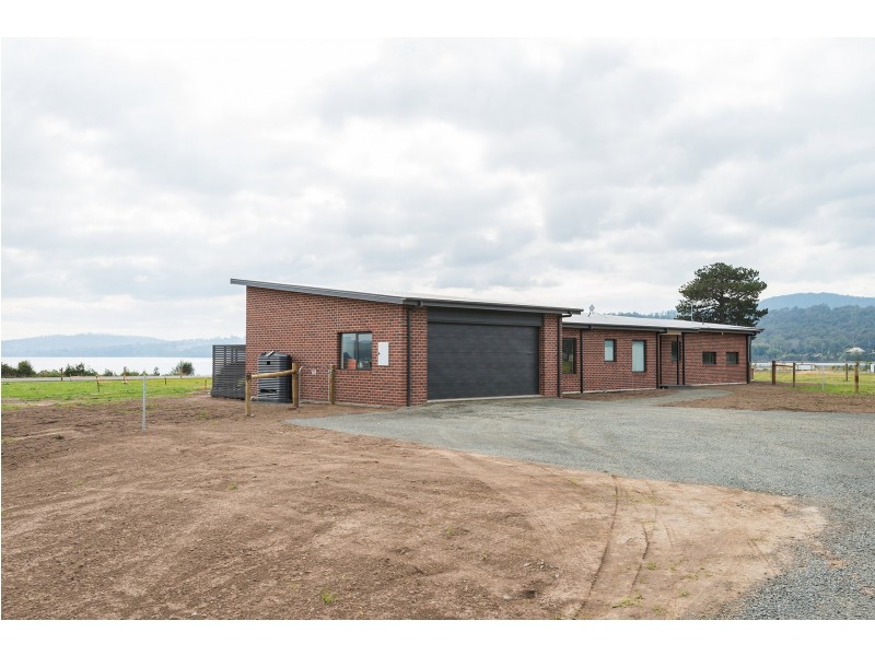 100 Sanwae Drive, Swan Bay TAS 7252