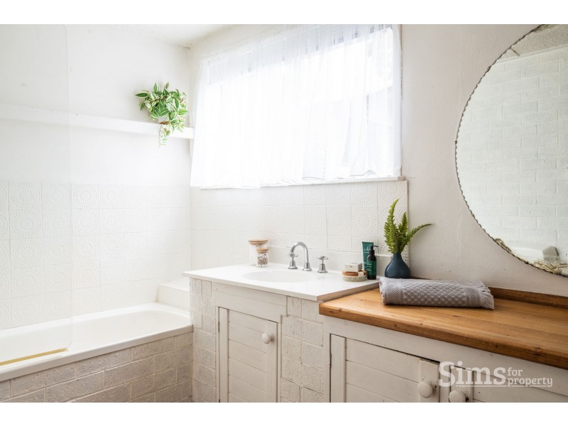 18 Benjamin Street, Trevallyn TAS 7250