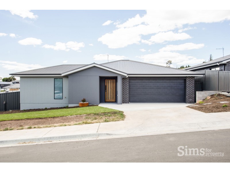 2/2 Himalaya Court, St Leonards TAS 7250