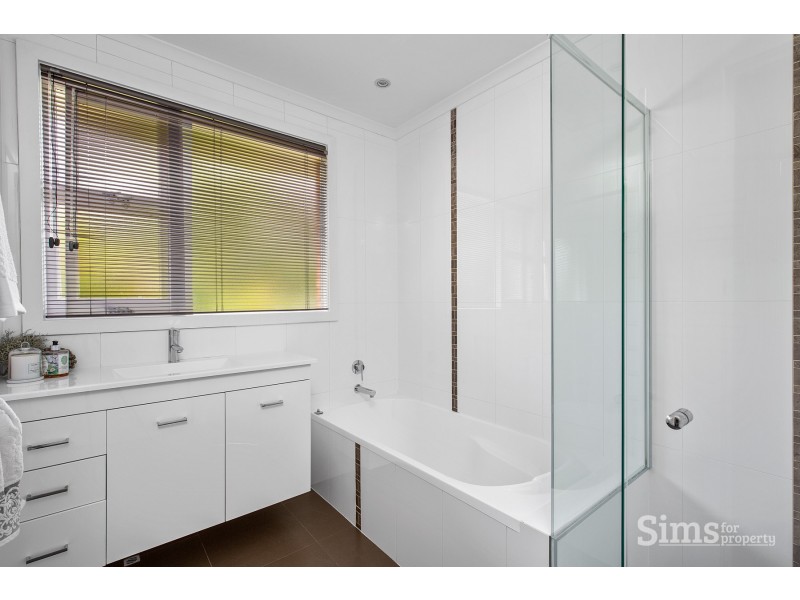 17 Veronica Crescent, Norwood TAS 7250