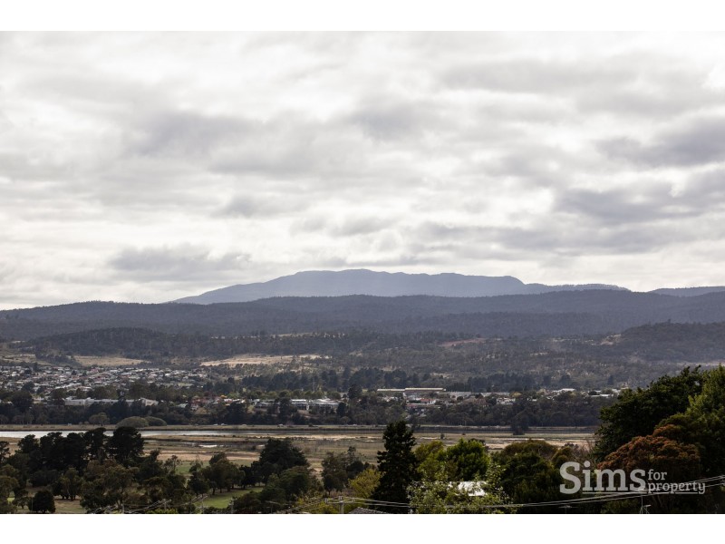 2/5 Chevron Place, Riverside TAS 7250