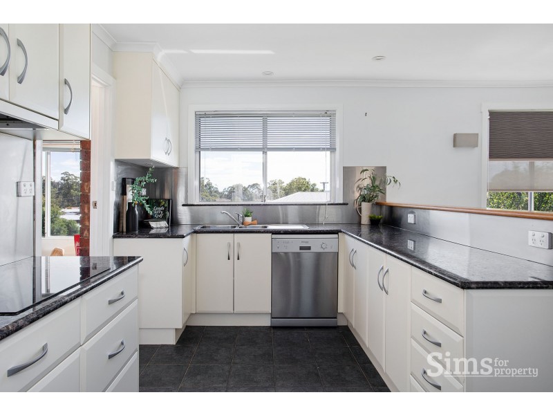 11 Heathfield Street, Norwood TAS 7250