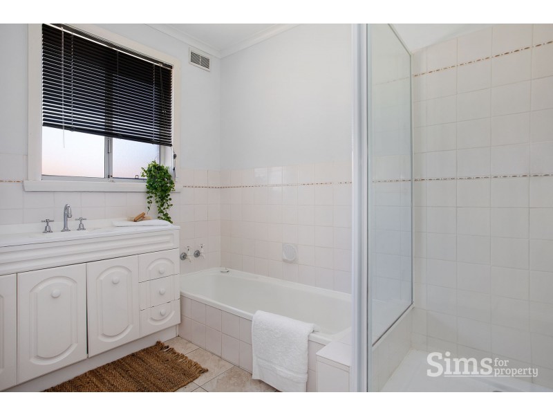 11 Heathfield Street, Norwood TAS 7250