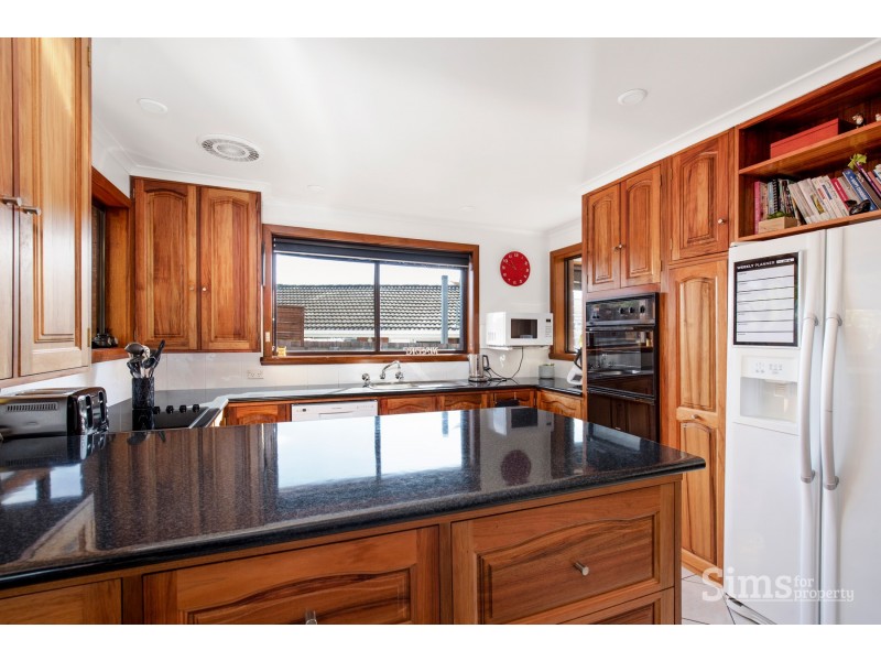 8 Grandview Place, Norwood TAS 7250