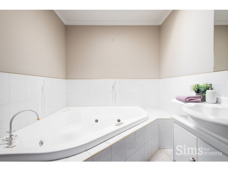 7 Penwood Close, Norwood TAS 7250