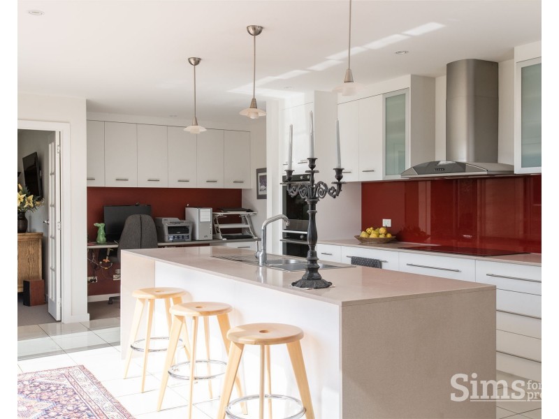 4 St James Close, Newstead TAS 7250
