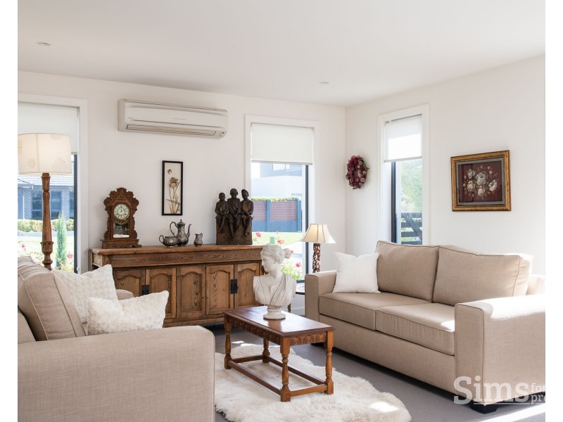 4 St James Close, Newstead TAS 7250