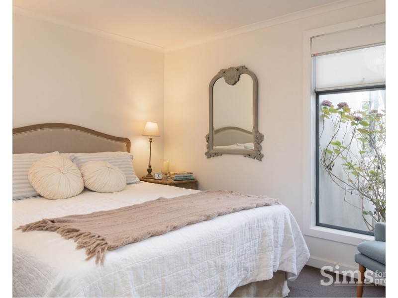 4 St James Close, Newstead TAS 7250