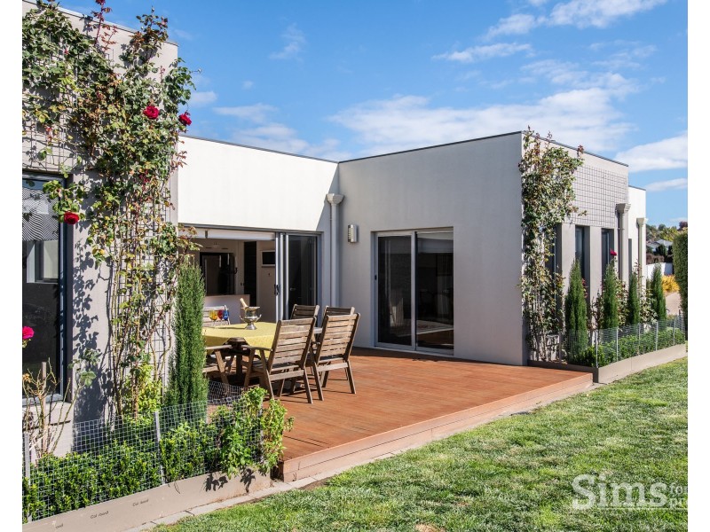 4 St James Close, Newstead TAS 7250