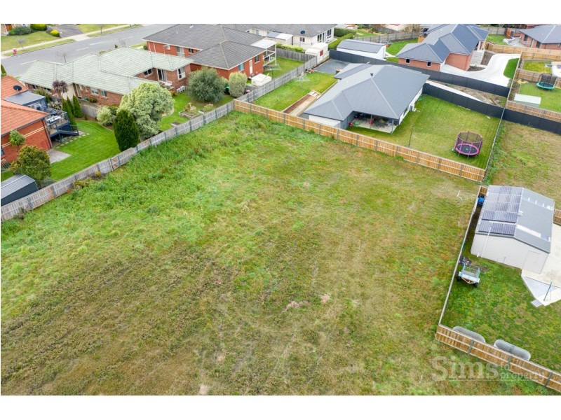 15 Pinot Parade, Youngtown TAS 7249