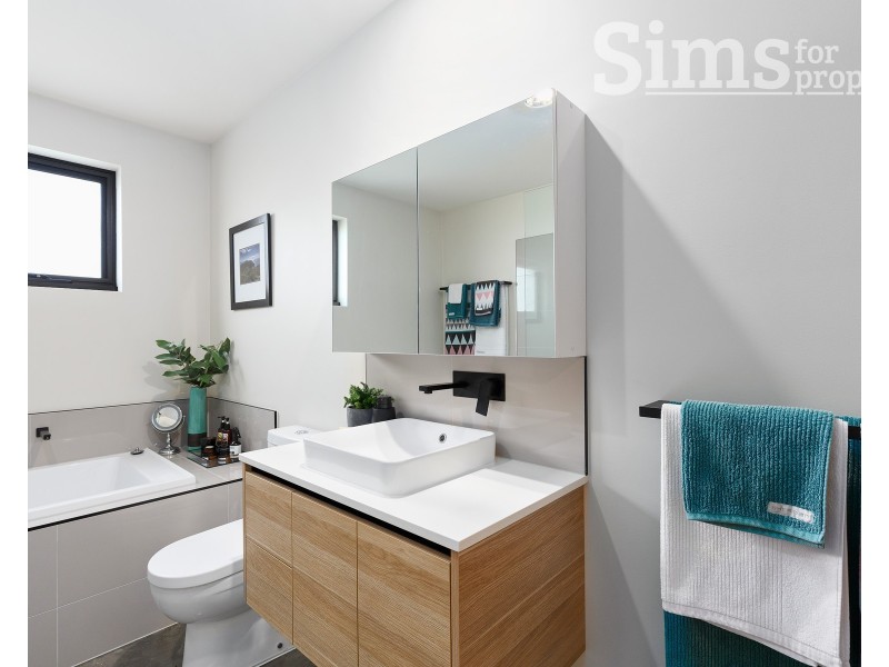 9/54 Landsborough Avenue, Newstead TAS 7250