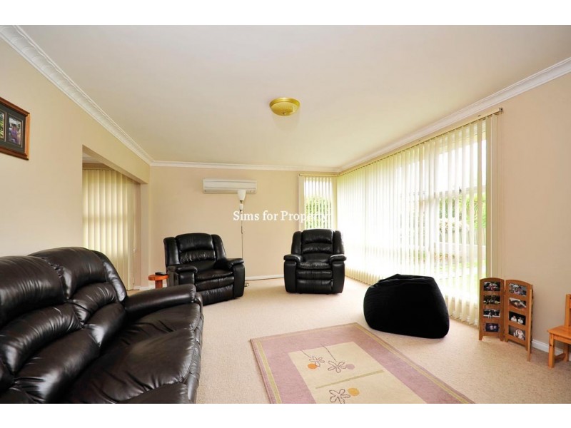 13 Helenwood Grove, Newnham TAS 7248