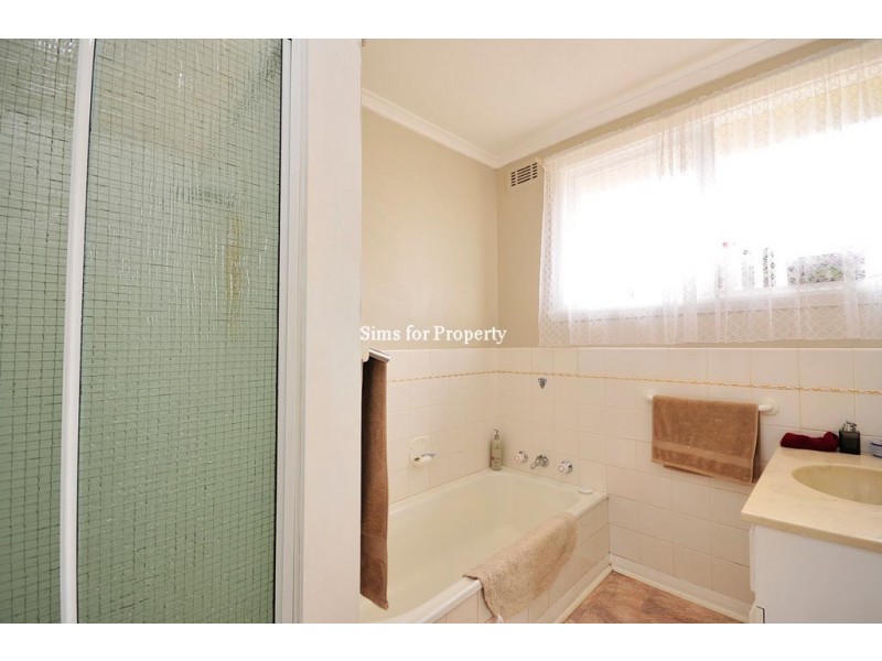 13 Helenwood Grove, Newnham TAS 7248