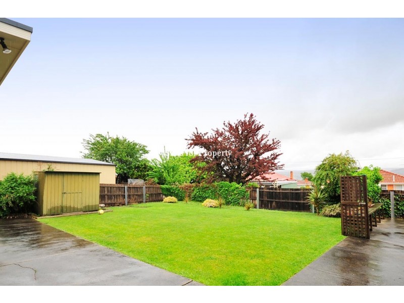 13 Helenwood Grove, Newnham TAS 7248