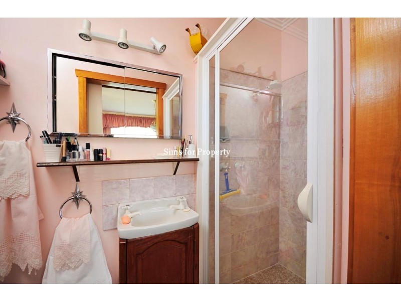 9 Beech Road, Norwood TAS 7250