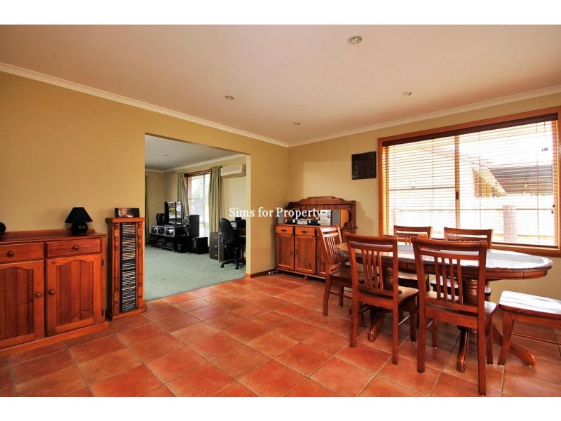 10 Packham Street, Newnham TAS 7248