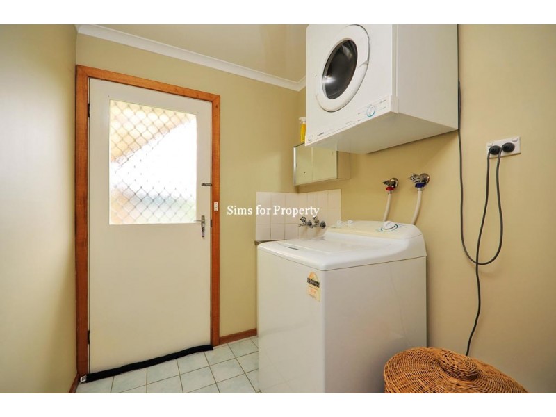 10 Packham Street, Newnham TAS 7248