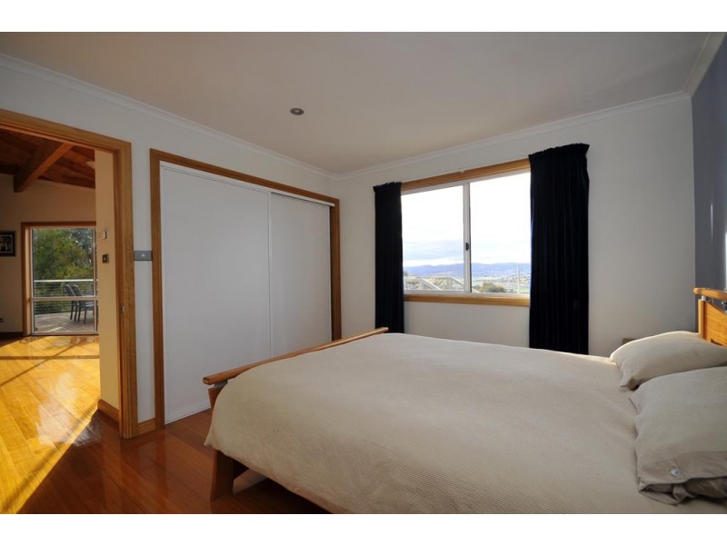 31 Lachlan Parade, Trevallyn TAS 7250