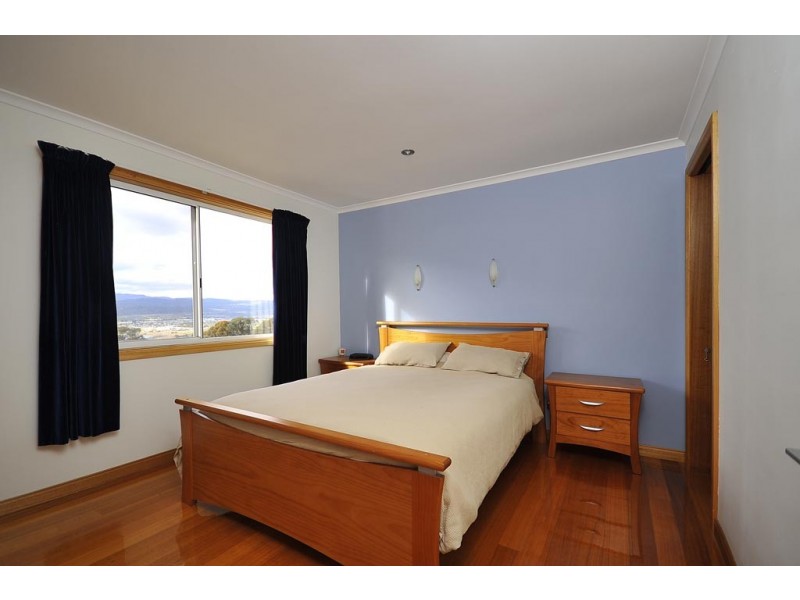 31 Lachlan Parade, Trevallyn TAS 7250