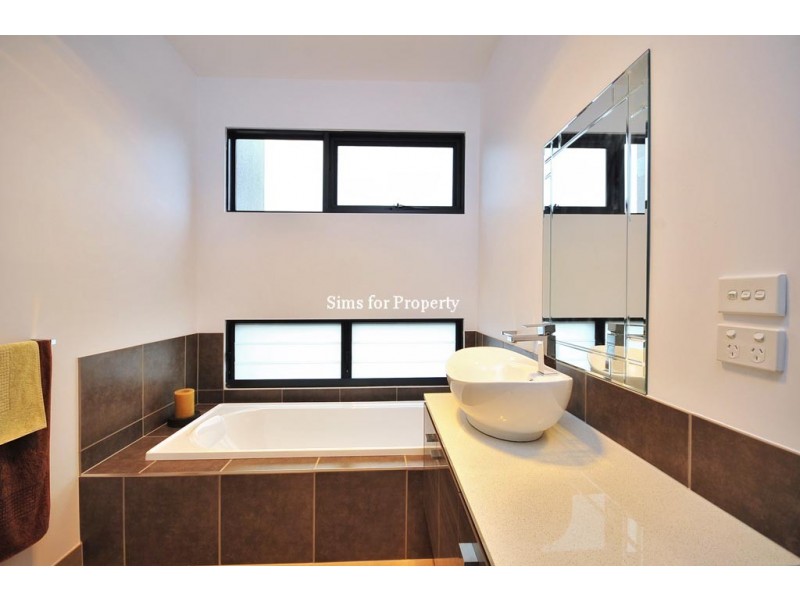 1/16 Jacqueline Place, Riverside TAS 7250