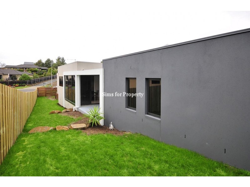 1/16 Jacqueline Place, Riverside TAS 7250