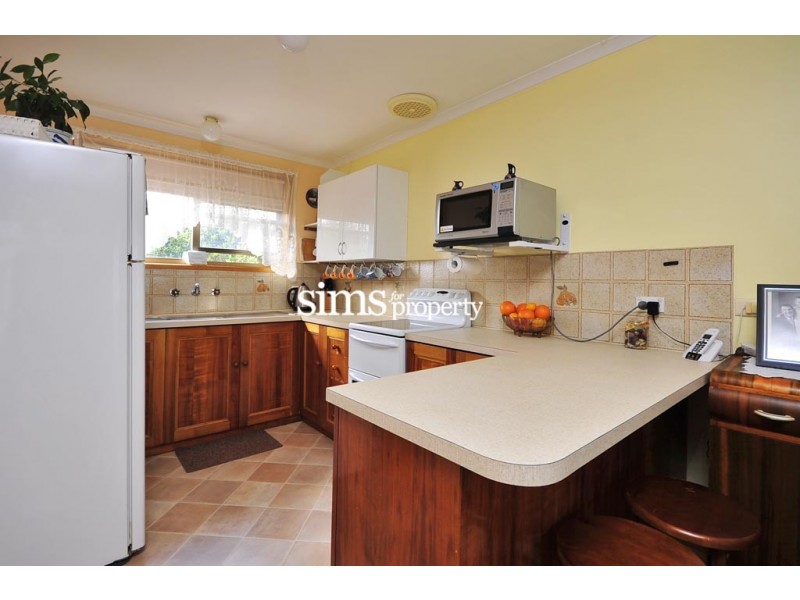 2/21 Montgomery Court, Norwood TAS 7250