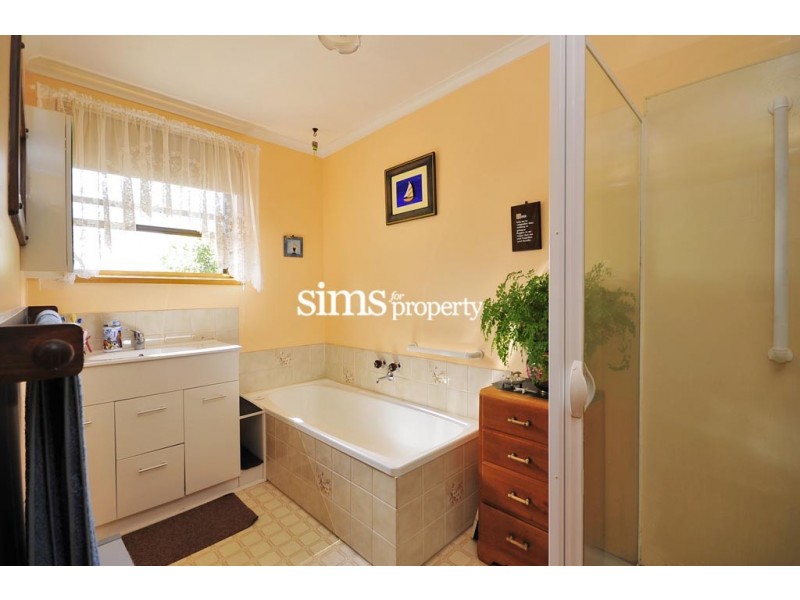 2/21 Montgomery Court, Norwood TAS 7250