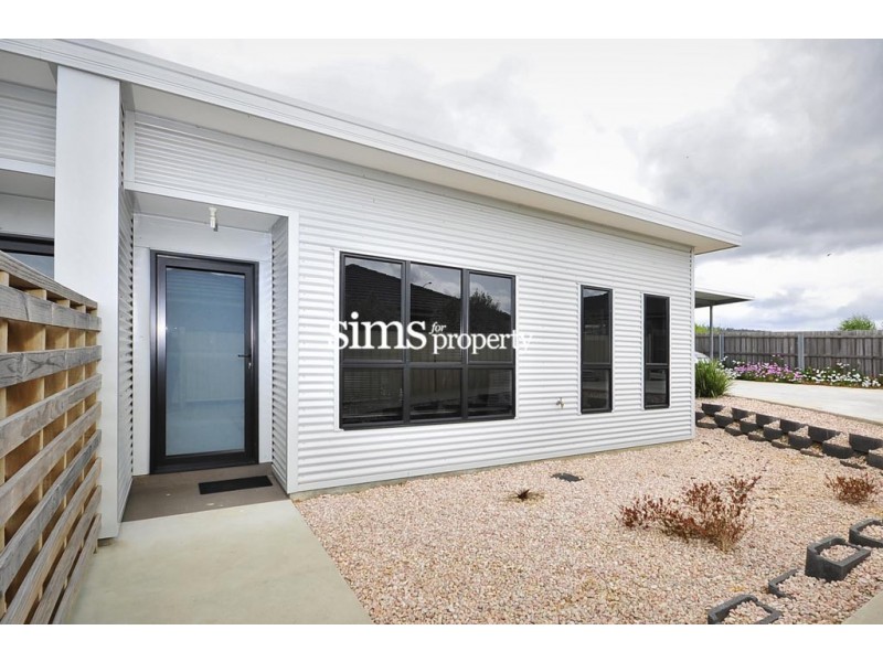 3/3 Phoebe Court, Riverside TAS 7250